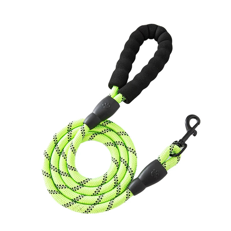 Green rope dog leash with padded handle and black metal clip, Furmont pet accessory